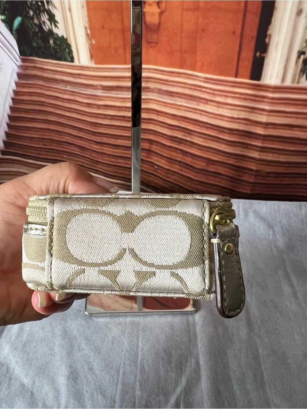Coach Poppy Signature travel pill case features a whimsical pink graphic 💖